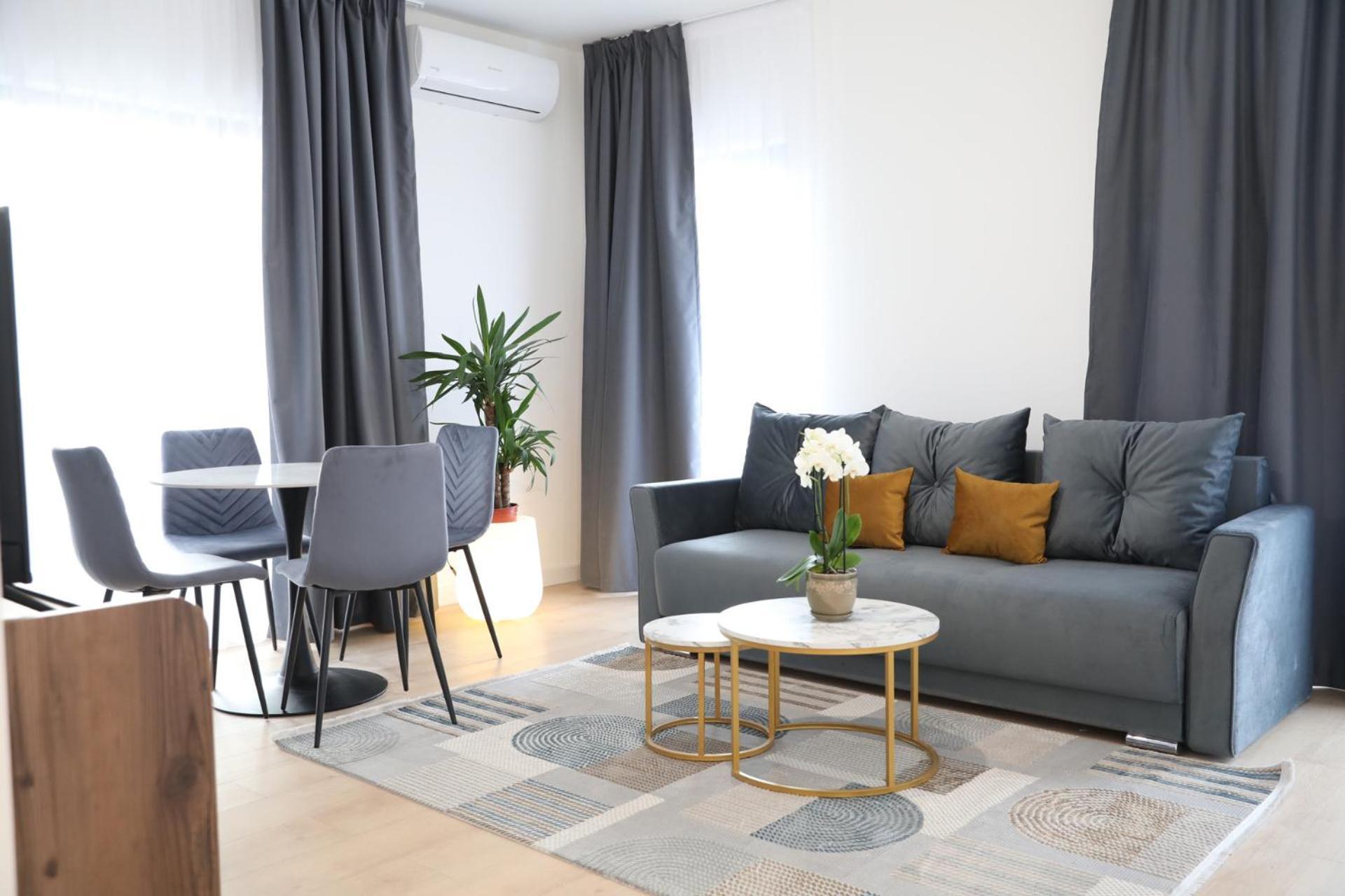 Exit Aparthotel Floreşti エクステリア 写真
