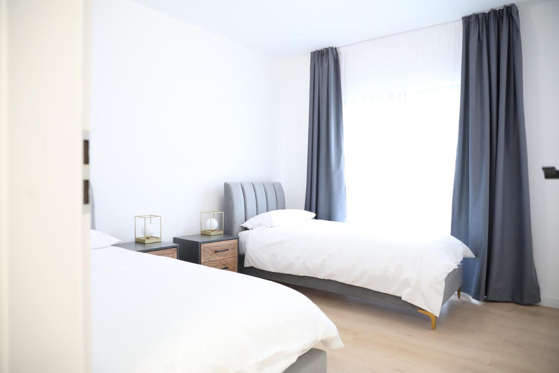 Exit Aparthotel Floreşti エクステリア 写真