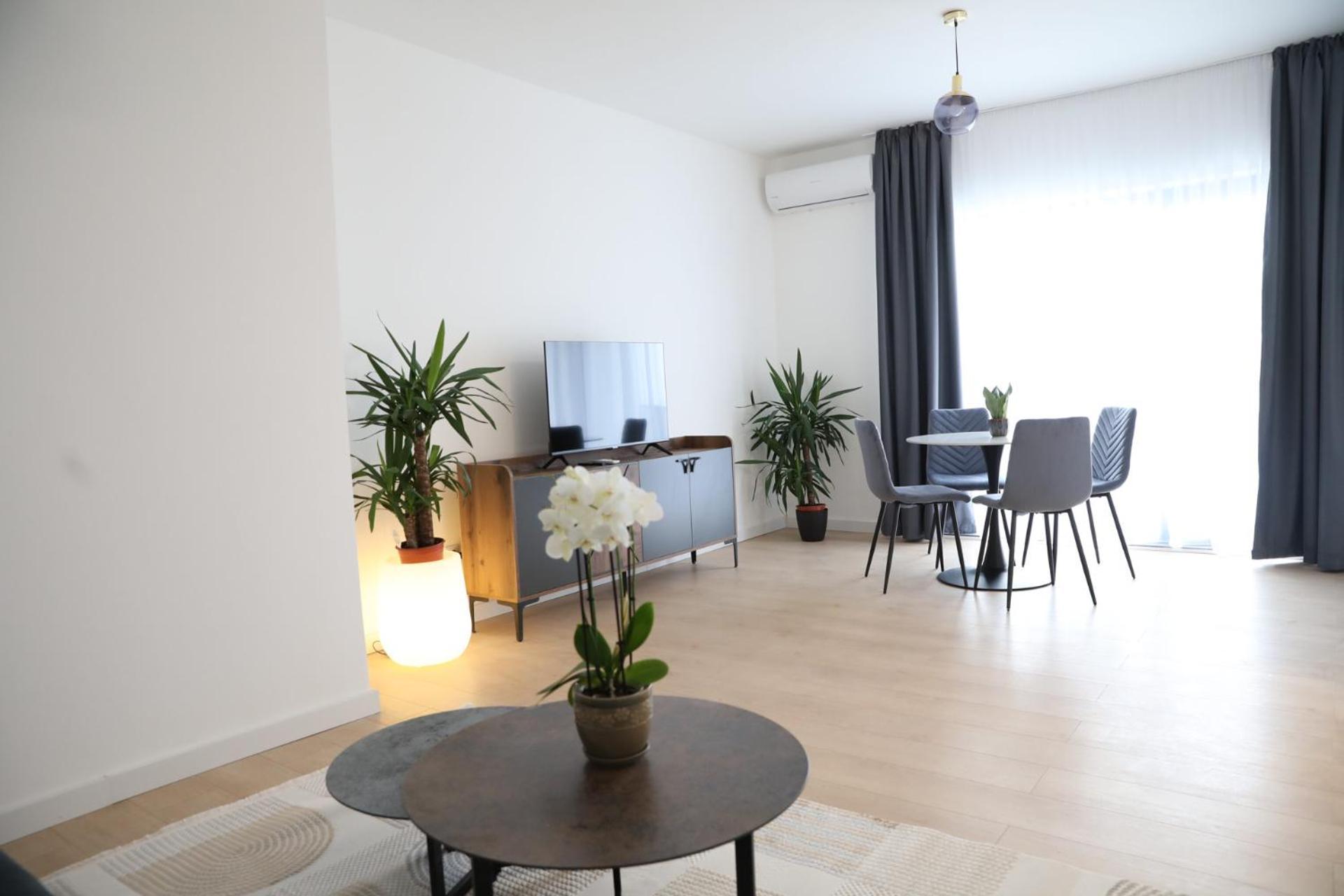 Exit Aparthotel Floreşti エクステリア 写真
